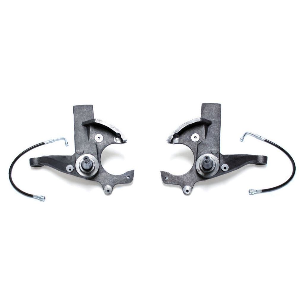 MaxTrac 700130 heavy-duty 3-inch lift spindles for Chevy S10 and GMC S15 Sonoma 2WD trucks.