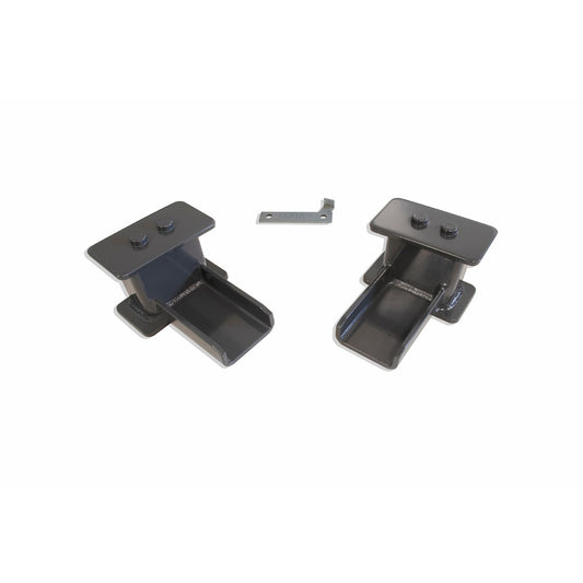 MaxTrac 813140 4-inch fabricated steel rear lift blocks for Ford F150 with grey powdercoat finish and 4° taper.